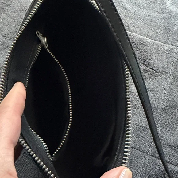 Brandy Melville purse, small black - Picture 4 of 6
